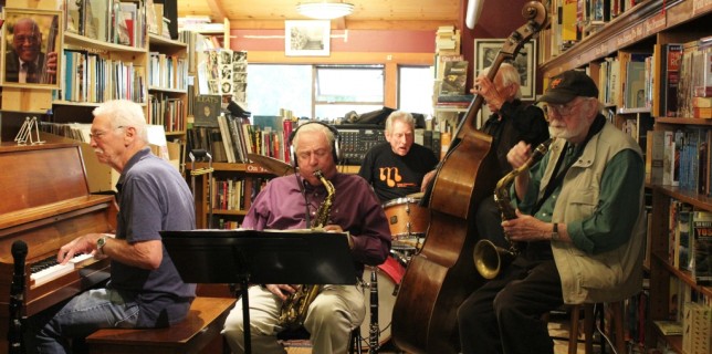 Don Alberts, piano; Howie Dudune, alto sax; Tony Johnson, drums; Dean Reilly, bass; Chuck Peterson (tenor sax)